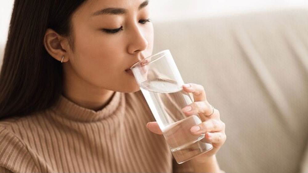 uống nước để tăng cường sức đề kháng tự nhiên
