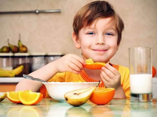 Cách bổ sung vitamin C cho trẻ