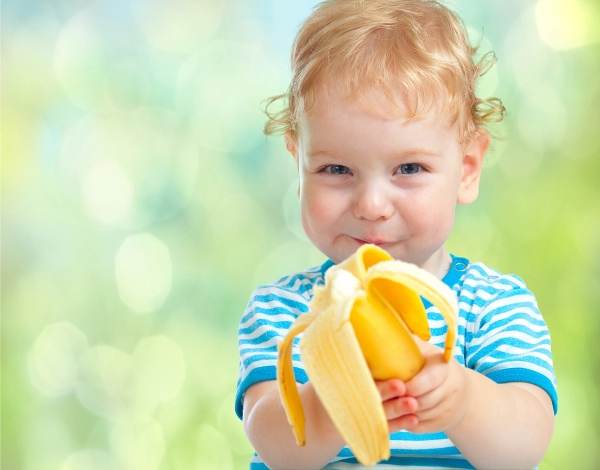 Cho trẻ ăn chuối đúng cách để dễ tiêu hóa và phát huy lợi ích tốt nhất