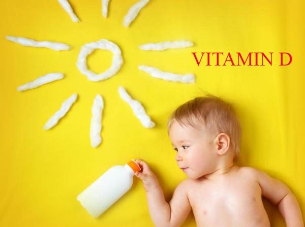 Bé cần ít nhất 600 IU vitamin D mỗi ngày bên cạnh dinh dưỡng có trong lịch ăn cho bé 1 tuổi
